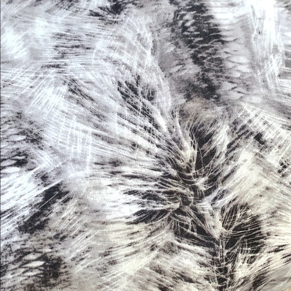 NY&CO Wrap Top Snakeskin Print - Picture 6 of 11